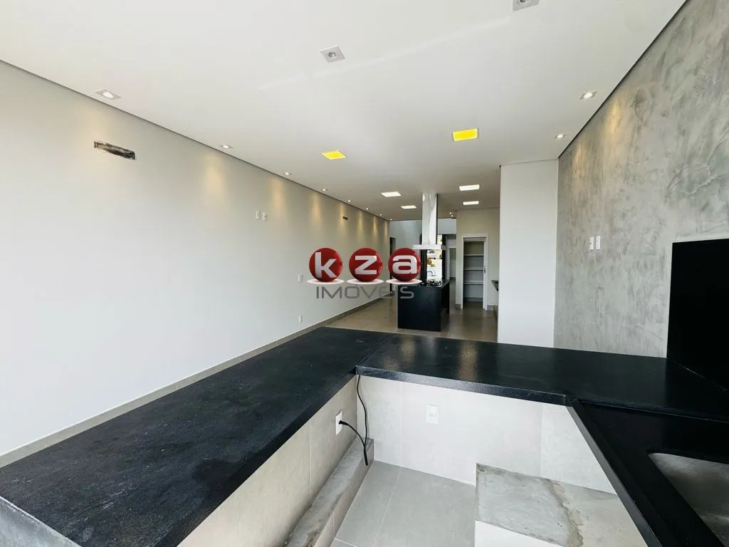 Imagem Casa de luxo em Condomínio Zurich Dorf: 3 quartos, 3 suítes, 2 salas, 5 banheiros, 4 vagas, 230m² em Valinhos-SP