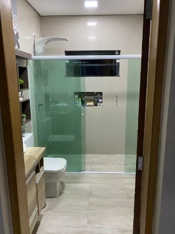 Imagem VENDA DE CASA TÉRREA NA VILA NELY, EM ITAQUAQUECETUBA/SP, 185m² com 3 dorm, suíte com ar-cond., piscina, área gourmet e vagas p 3 autos. CONSULTE-NOS.