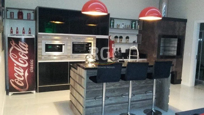 Imagem Casa para Venda - 350m², 3 dormitórios, sendo 1 suites, 2 vagas - Alto Teresópolis