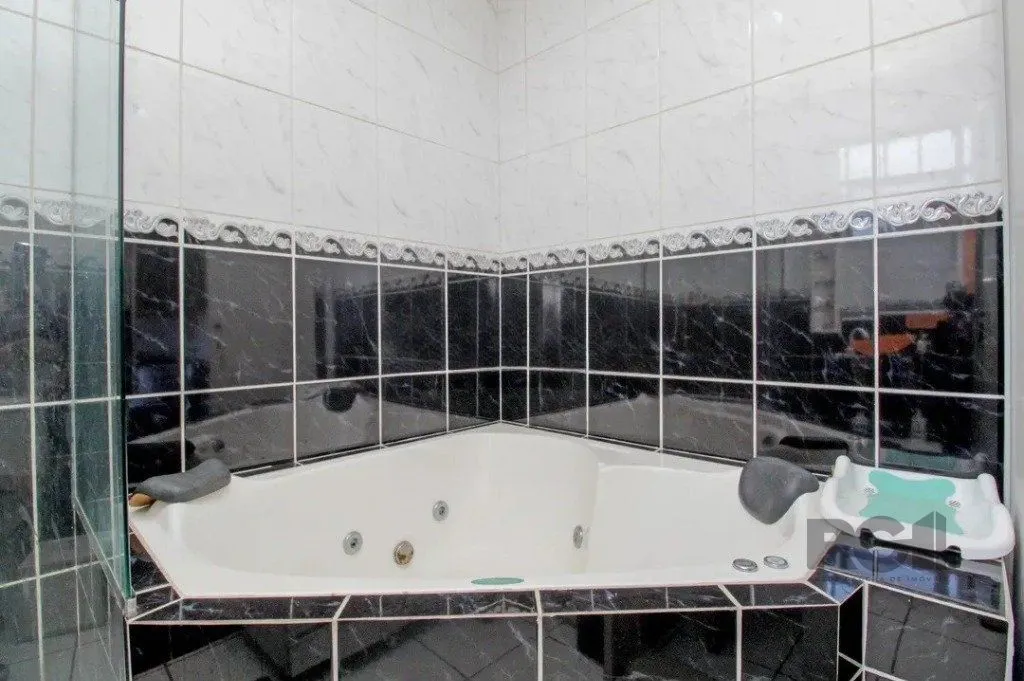 Imagem Casa 4 quartos no Bairro Bom Fim