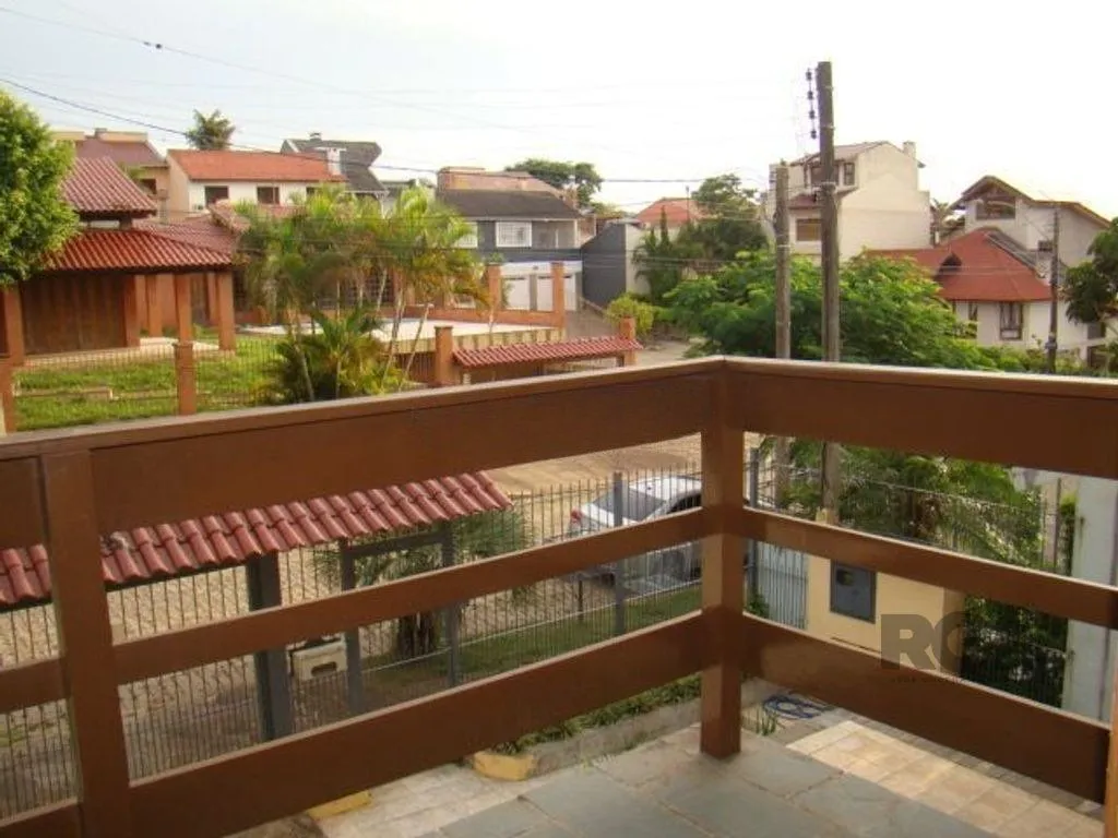 Imagem Casa de 370m² - 4 dormitórios, 2 suítes e 4 vagas de garagem no bairro Espírito Santo