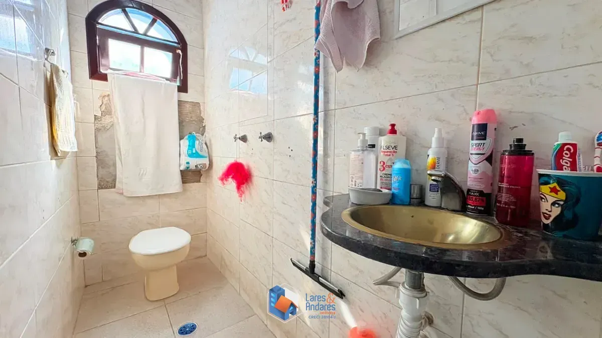 Imagem Sobrado para venda em Parque Maria Domitila com 3 quartos, sendo 1 suíte, 200m²