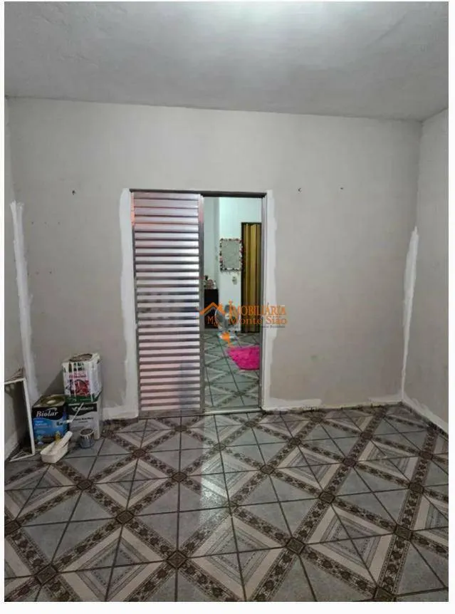 Imagem Sobrado com 8 dormitórios à venda, 400 m² por R$ 635.000,00 - Jardim Adriana - Guarulhos/SP