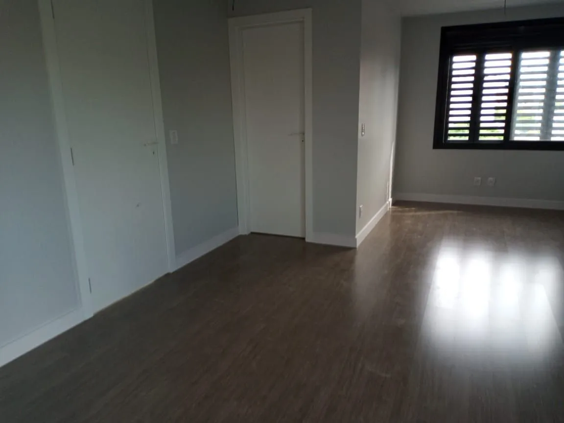 Imagem Apartamento com 109m², localizado no bairro Passo da Areia em Porto ALegre/RS.