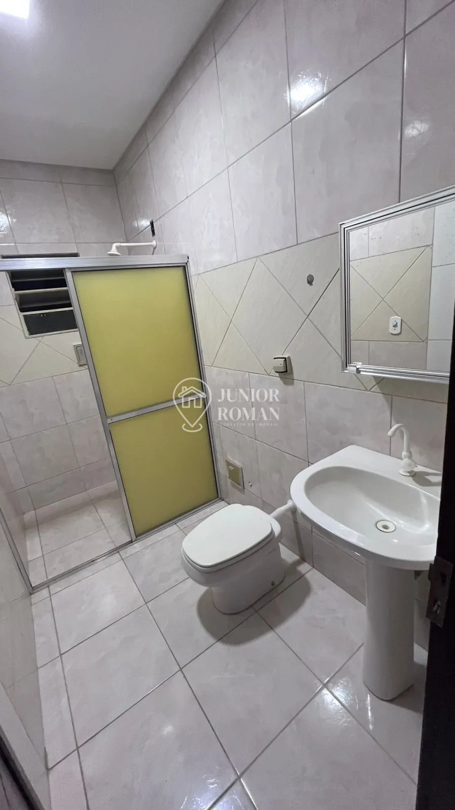 Imagem PONTO COMERCIAL PARA LOCAÇÃO AO LADO DA IGREJA DO PERPETUO SOCORRO - BARREIRAS/BA