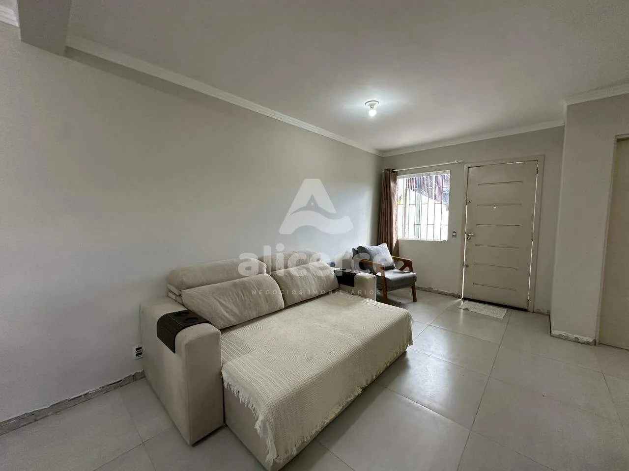 Imagem Casa à Venda na Praia dos Ingleses | Conforto, Privacidade e Excelente Localização em Florianópolis/SC**