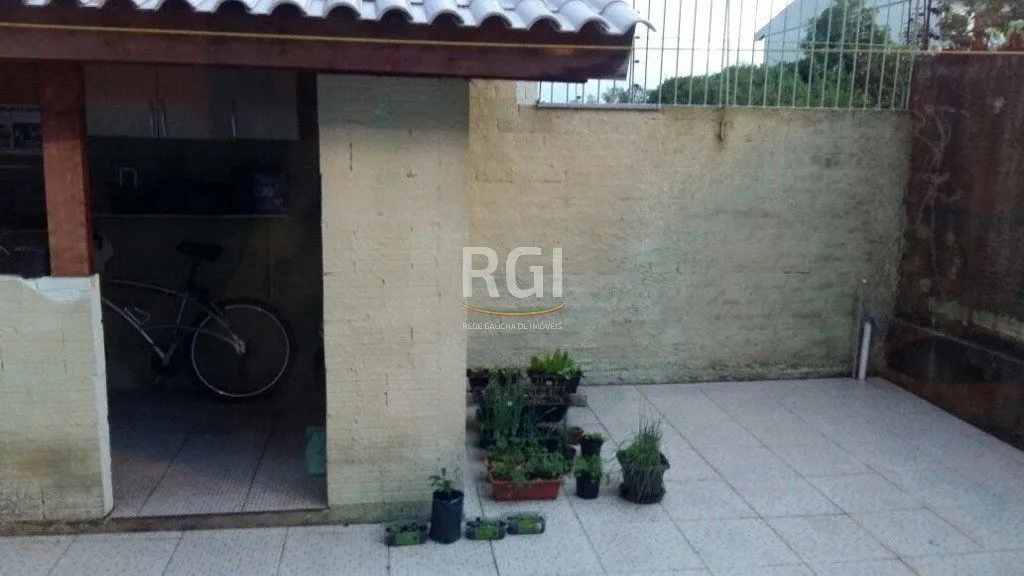 Imagem Sobrado para Venda - 245m², 4 dormitórios, sendo 1 suites, 3 vagas - Jardim Itu