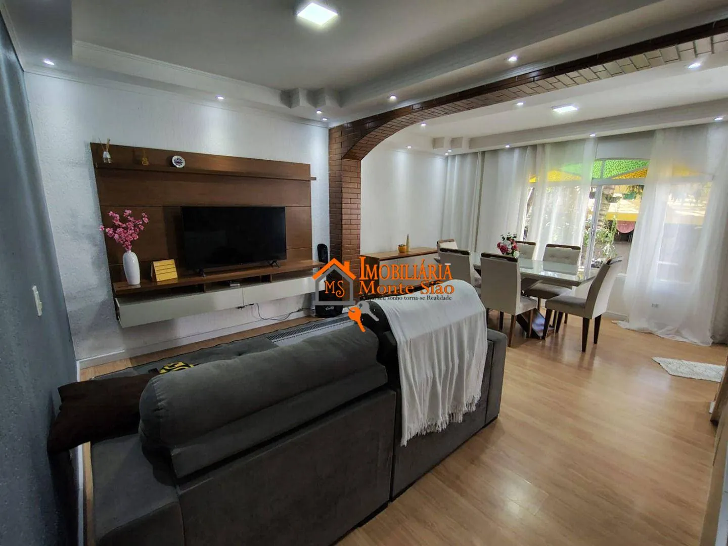 Imagem Sobrado com 3 dormitórios à venda, 167 m² por R$ 849.000,00 - Jardim Adriana - Guarulhos/SP