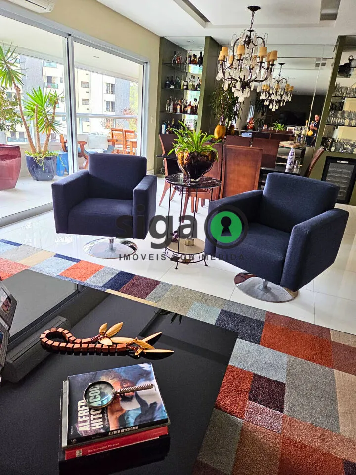 Imagem Apartamento com 211m2, 3 dormitórios e 3 vagas à venda no Panamby