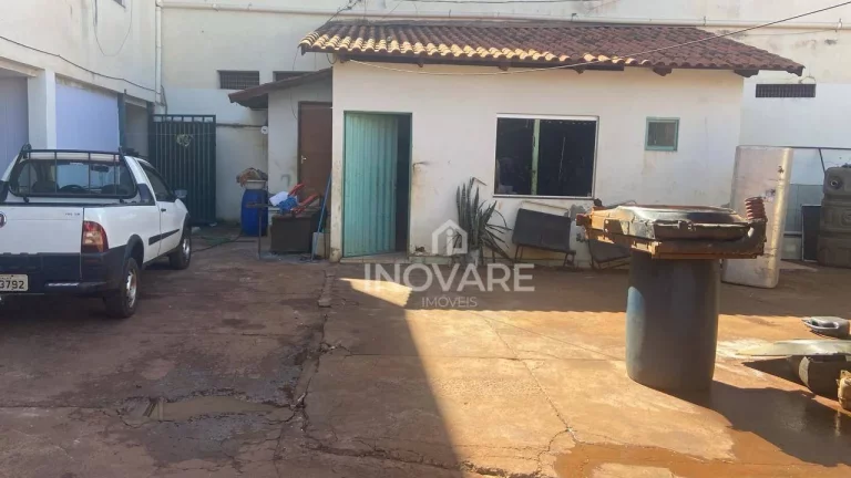 Imagem Casa com 2 dormitórios para alugar, 100 m² por R$ 1.900,00/mês - Karfan - Itumbiara/GO