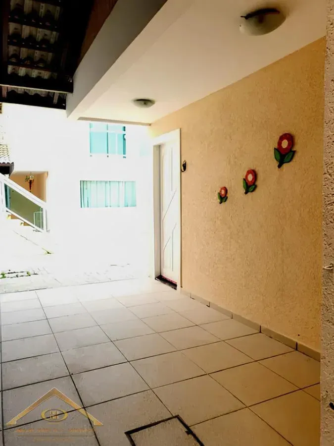 Imagem Casa em Condomínio para Venda em Cabo Frio / RJ no bairro Peró