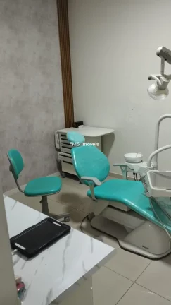 Imagem Oportunidade Única: Ponto Comercial à Venda em Ouro Fino-MG, 5 Salas, 2 Banheiros.