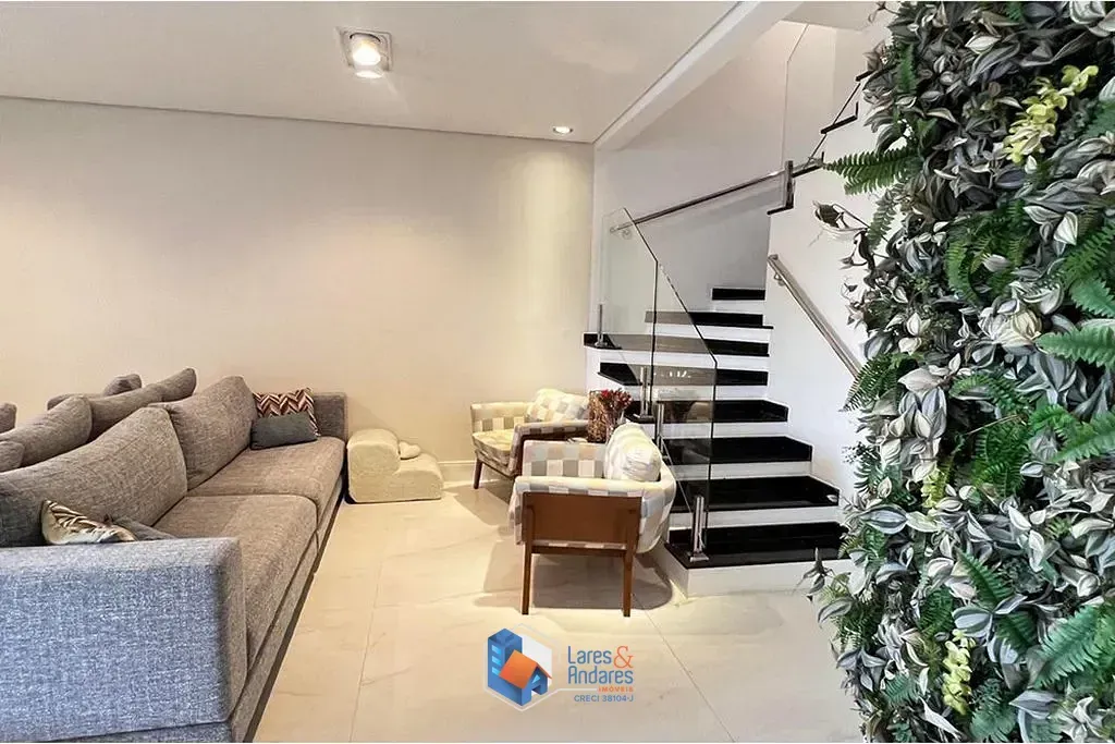 Foto do imóvel Casa em Condomínio à venda 3 Quartos 3 Suites 4 Vagas 229M² Jardim Londrina São Paulo - SP em Rua Doutor Martins de Oliveira