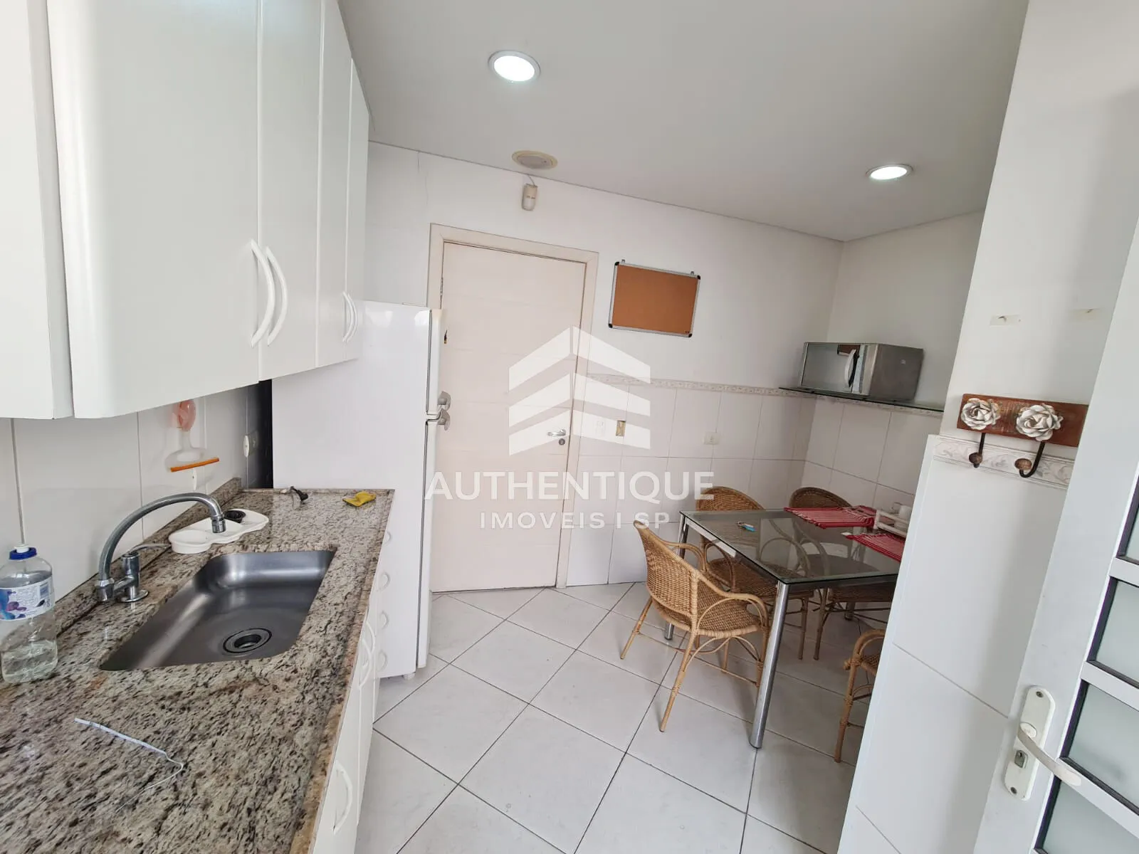 Imagem Casa Comercial I Excelente oportunidade para montar clínica, laboratório, pet, estética ou investir