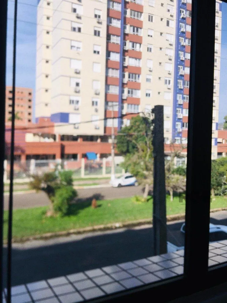 Imagem Prédio comercial com 02 lojas e 06 salas no bairro Jardim Itu, Porto Alegre/RS