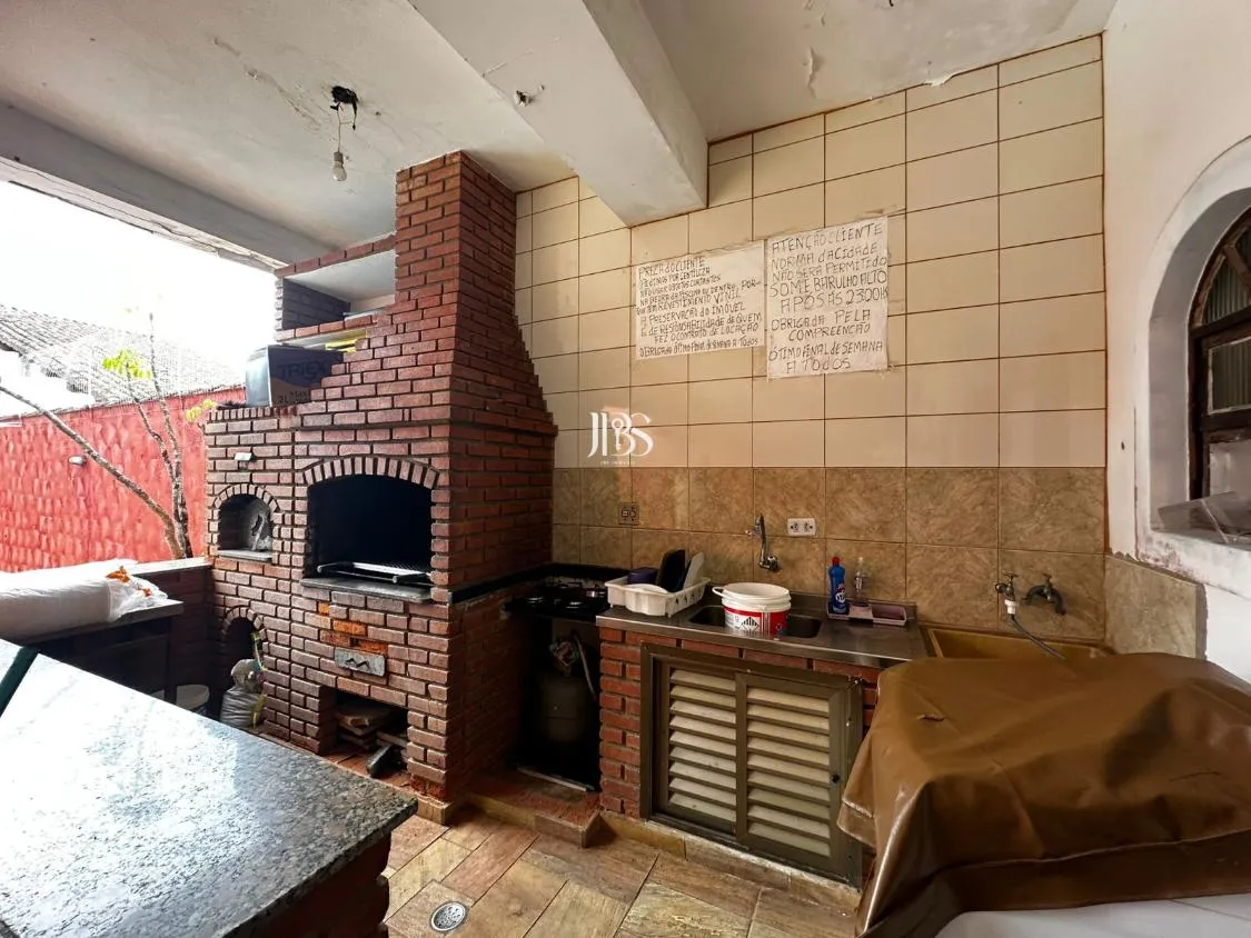 Imagem CASA TÉRREA COM PISCINA E EDÍCULA ASSOBRADADA A 100 METROS DA PRAIA SUARÃO ITANHAÉM
