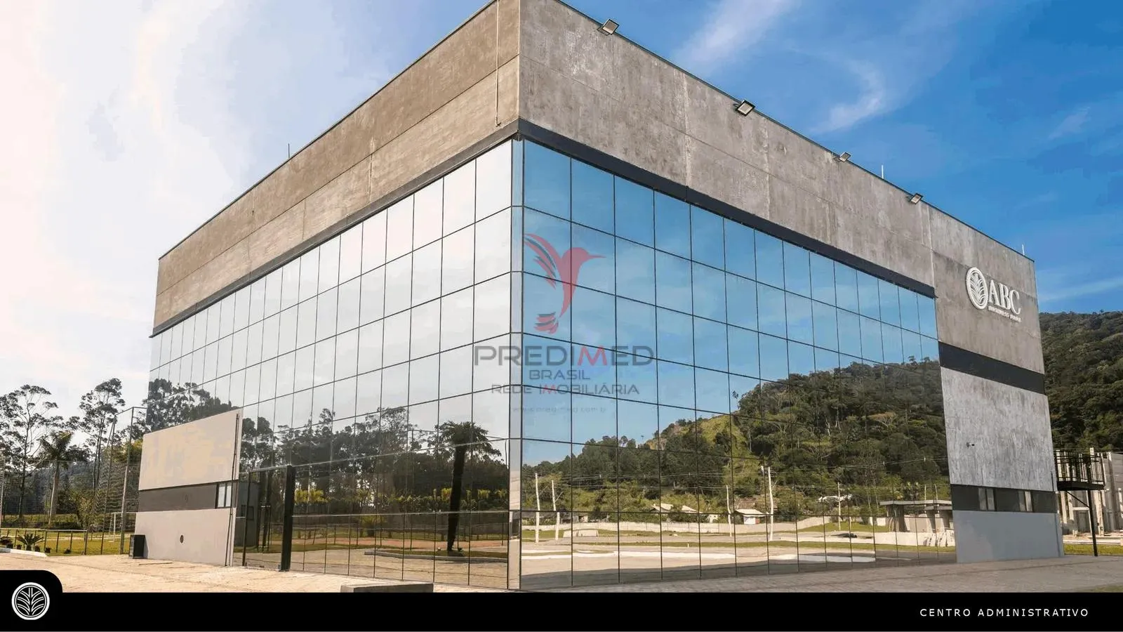 Foto do imóvel O Epicentro da Estratégia Logística: Galpão Premium com Heliponto e Conectividade em Rua Pedro Romão, 4945 - Alto Perequê, Porto Belo - SC