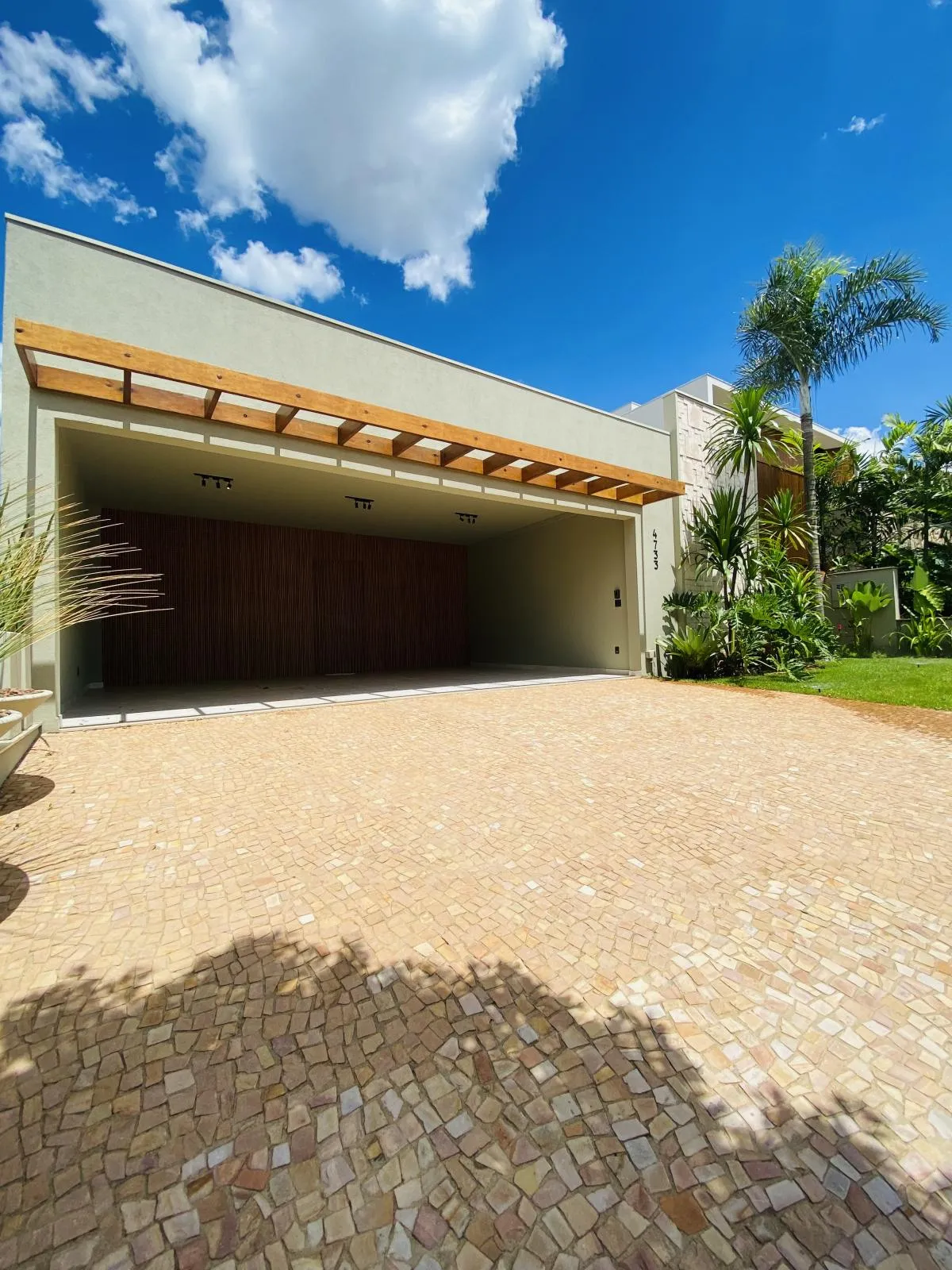 Foto do imóvel Casa à venda em Franca, Villa São Vicente, com 3 quartos, 238m2 em Rua Maria Parizotti Peliciari