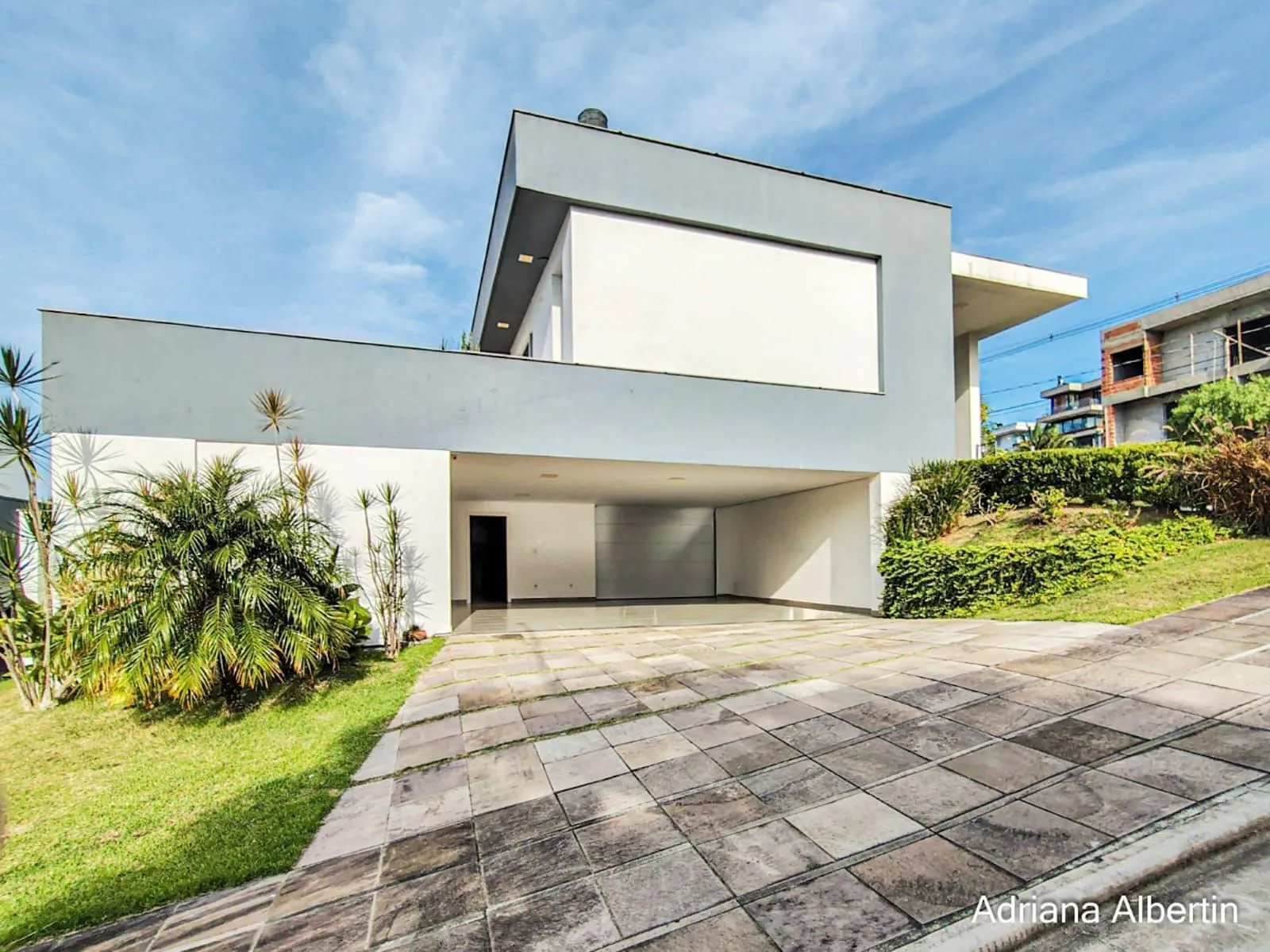 Imagem Casa com 660m² no Alphaville Porto Alegre para quem quer espaço, vista e personalidade - sem cair no padrão genérico