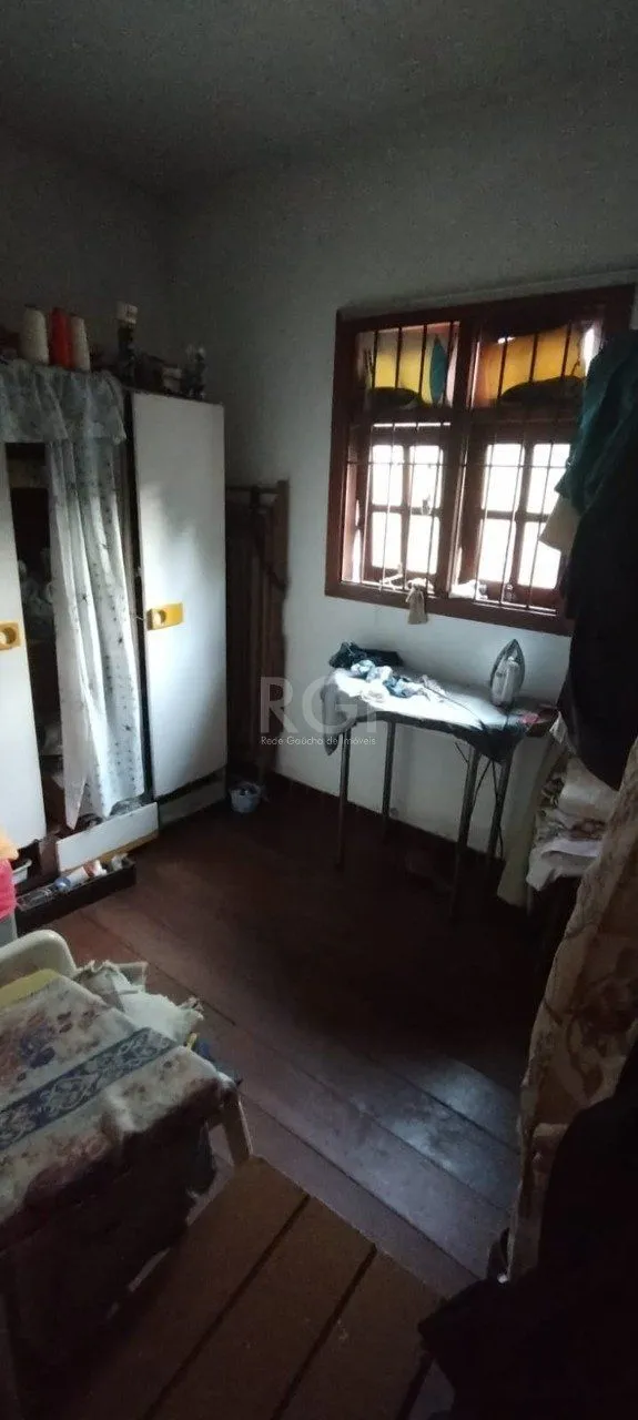 Imagem Casa de 4 dormitórios no bairro Parque Santa Fé