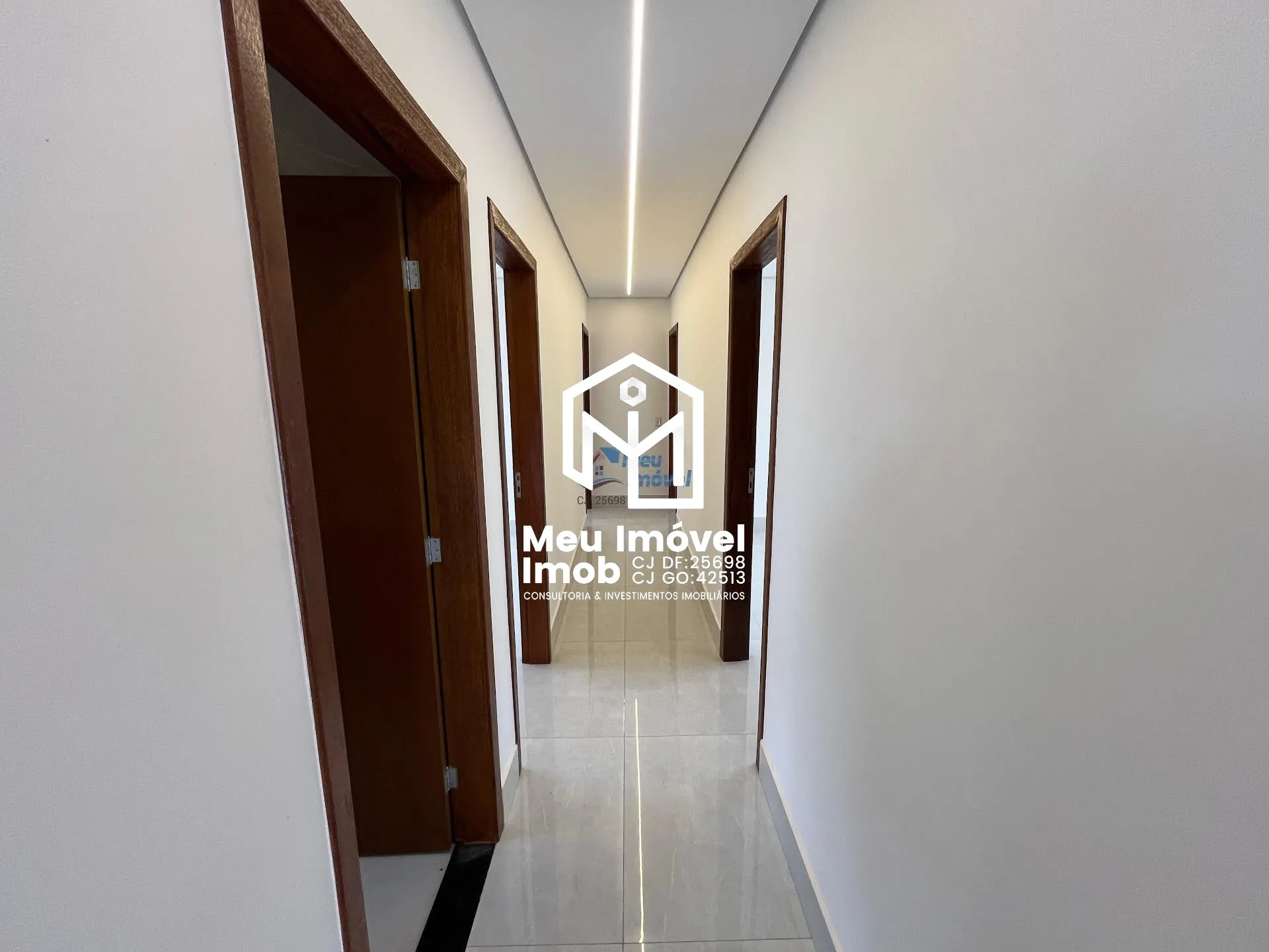 Imagem Casa 4 Quartos 2 Suítes 3 Vagas 250m² Vicente Pires/DF