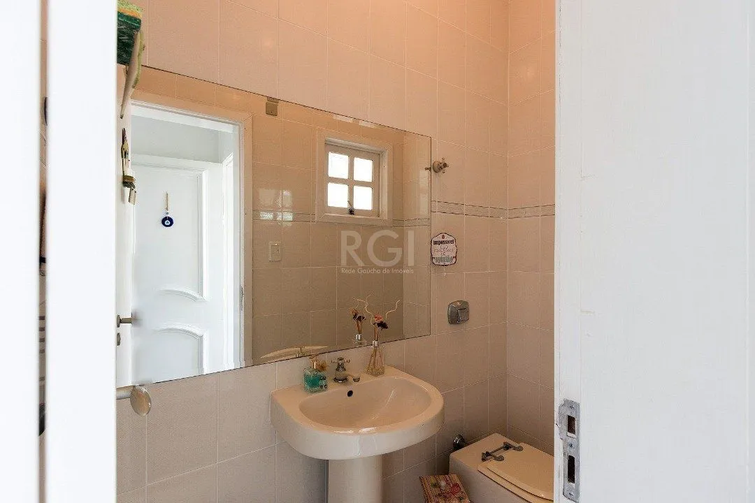 Imagem Casa Condominio para Venda - 297.63m², 4 dormitórios, sendo 1 suites, 2 vagas - Espirito Santo