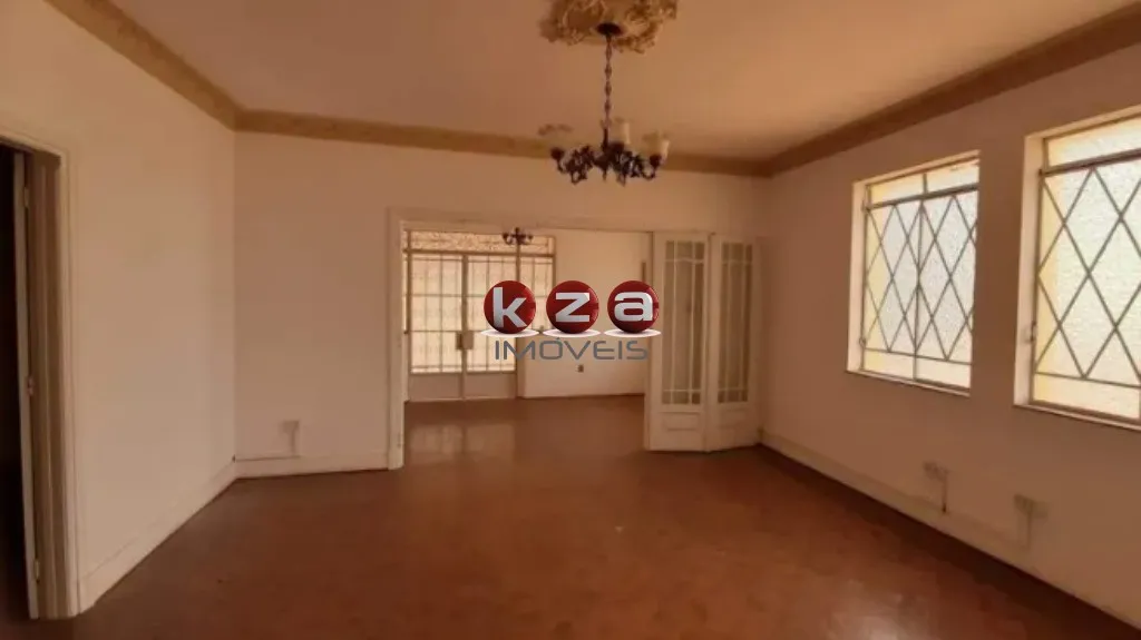 Imagem Imperdível Casa Comercial para Locação no Centro de Vinhedo-SP: 4 Quartos, 2 Salas, 2 Banheiros, 6 Vagas de Garagem, 270,00 m².