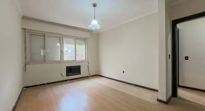 Imagem Casa de 3 dormitórios, 1 suíte e 3 vagas de garagem, bairro Ipanema.
