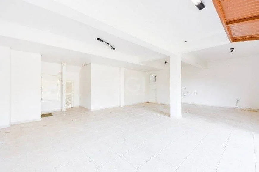 Imagem Casa à venda com 2 quartos, 255m² Rua CORONEL GOMES DE CARVALHO, Sétimo Céu, Porto Alegre