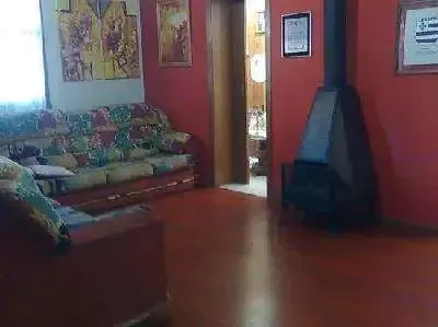 Imagem Casa de 03 dormitórios com suite à venda no bairro Medianeira, Porto Alegre