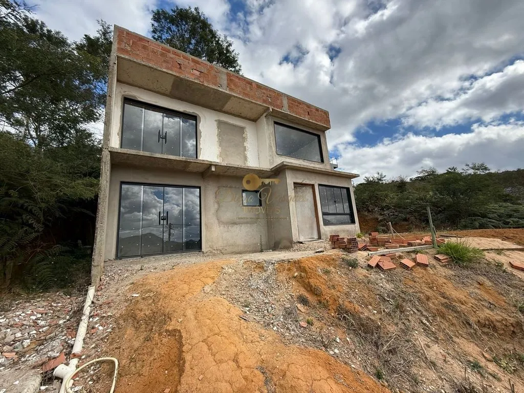 Foto do imóvel Casa em Condomínio para Venda em Teresópolis / em Rua Panamá