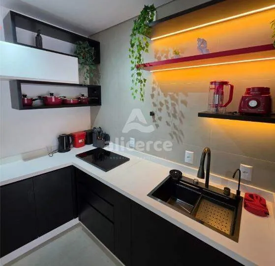Imagem Studio Garden Novo Mobiliado com Terraço Privativo e Vaga de Garagem no Centro de Florianópolis