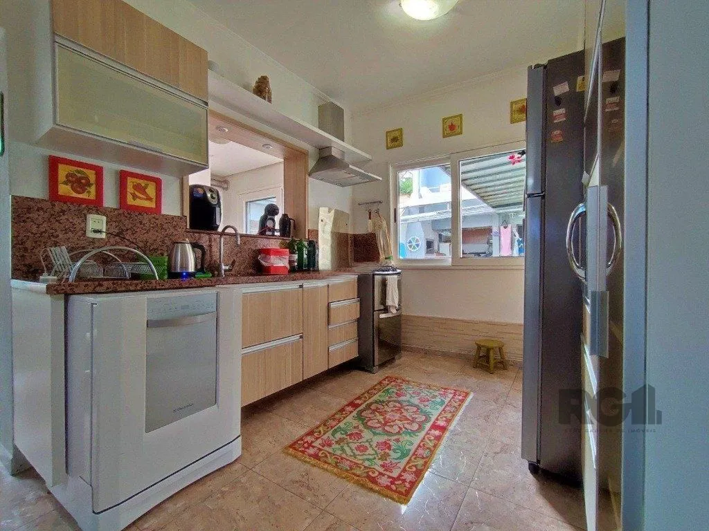 Imagem Casa 4 quartos no bairro Partenon, em Porto Alegre