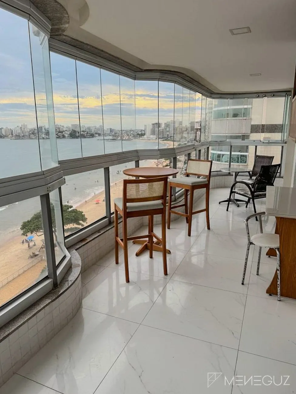 Imagem APARTAMENTO 4 SUÍTES - FRENTE TOTAL MAR Praia do Morro em Guarapari
