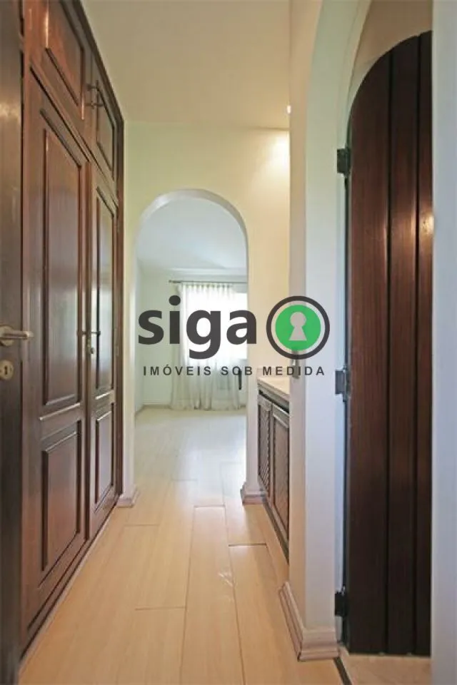 Imagem Casa á Venda no Jardim Marajoara - 450m², 3 quartos, 6 vagas