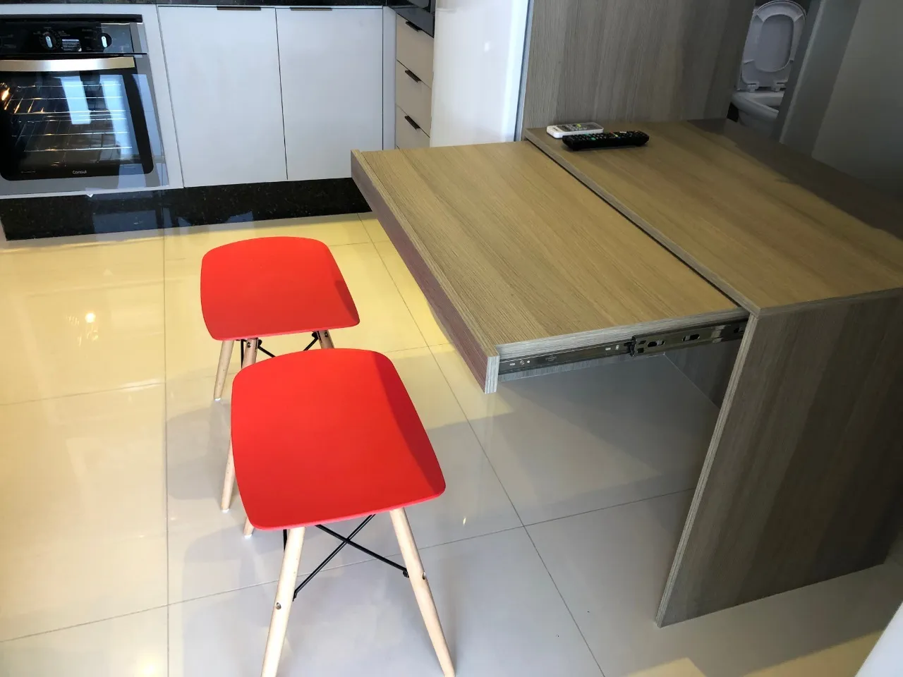 Imagem Apartamento para locação no Jardim Faculdade, Sorocaba-SP: 1 quarto, 1 suíte, 1 sala, 1 banheiro, 1 vaga de garagem, 33m² de área.