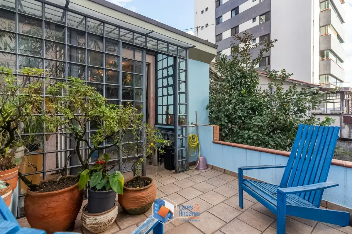Imagem Sobrado para venda em Mirandópolis com 3 quartos, sendo 2 suítes, 234m²