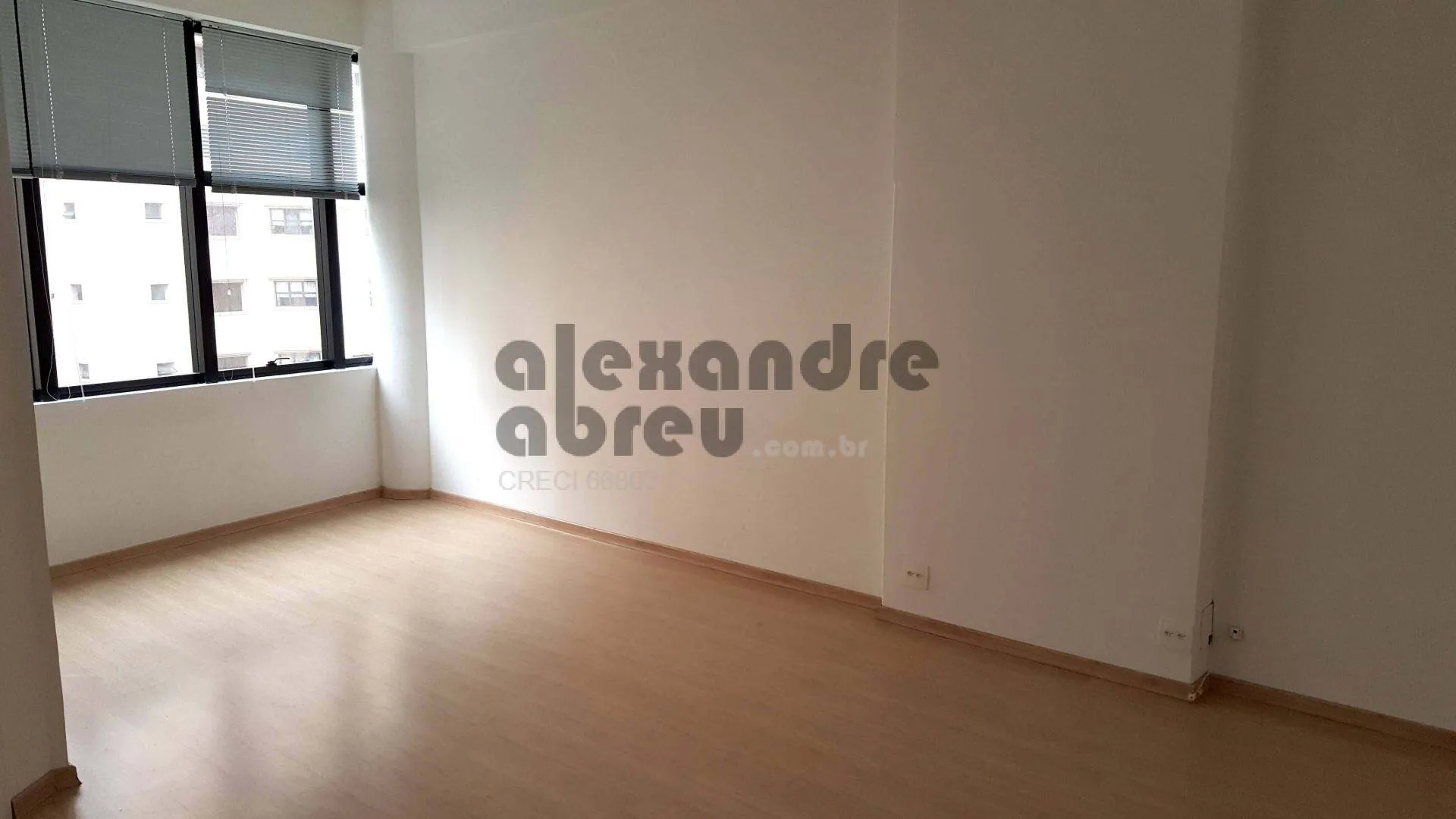 Imagem Aluga-se escritório comercial de 50 m² com 2 salas em Edifício no Morumbi