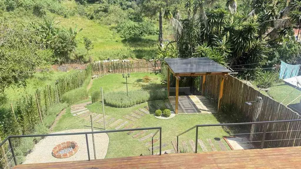 Imagem Casa em Condomínio para Venda em Teresópolis / RJ no bairro Fazenda Alpina