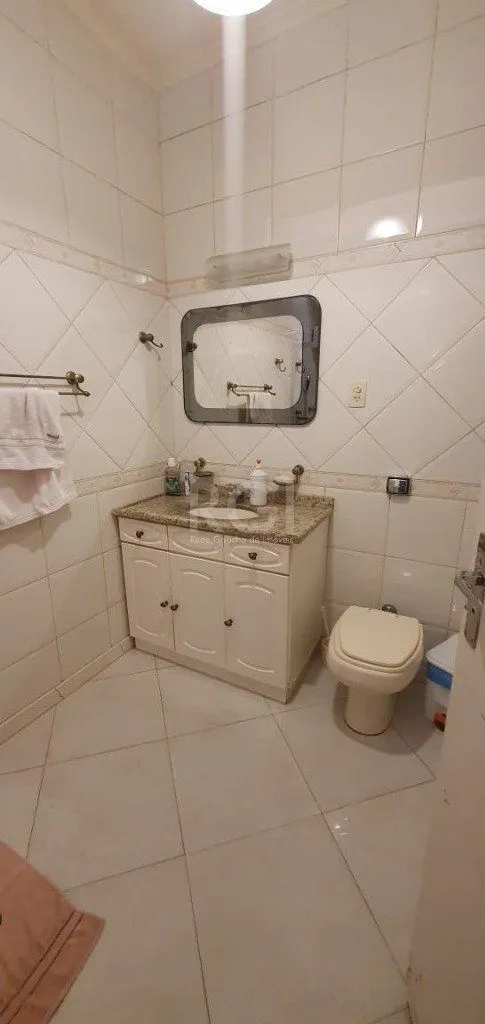 Imagem Casa para Venda 3 dormitórios, 2 vagas - Petrópolis