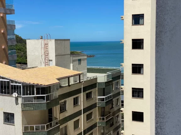 Belíssimo 3 quartos sendo uma suíte com varanda com vista para o mar em localização privilegiada da Praia do Morro