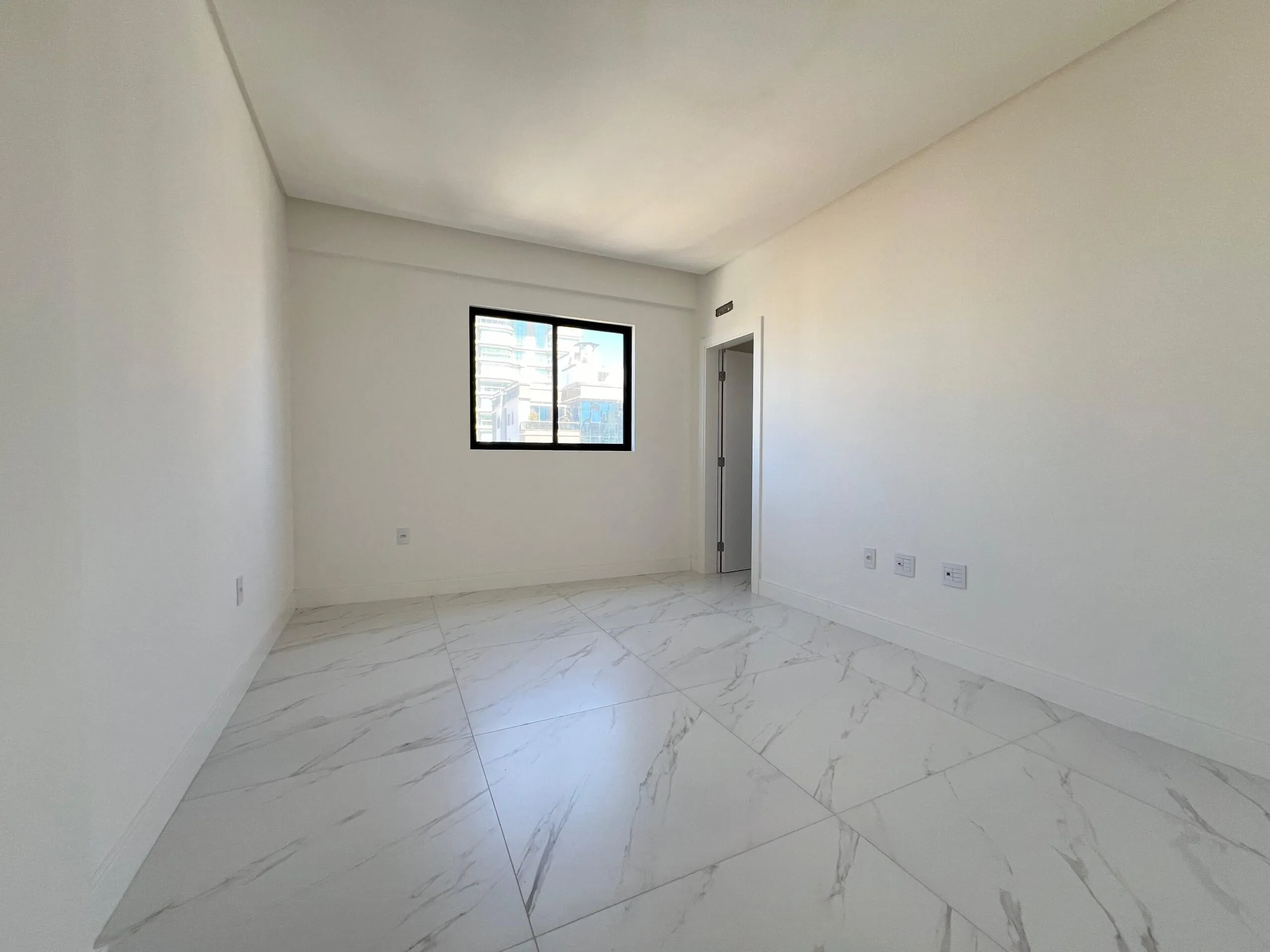 Imagem Apartamento com vista para o mar à venda com 129.31m2 por R$ 2.550.000,00