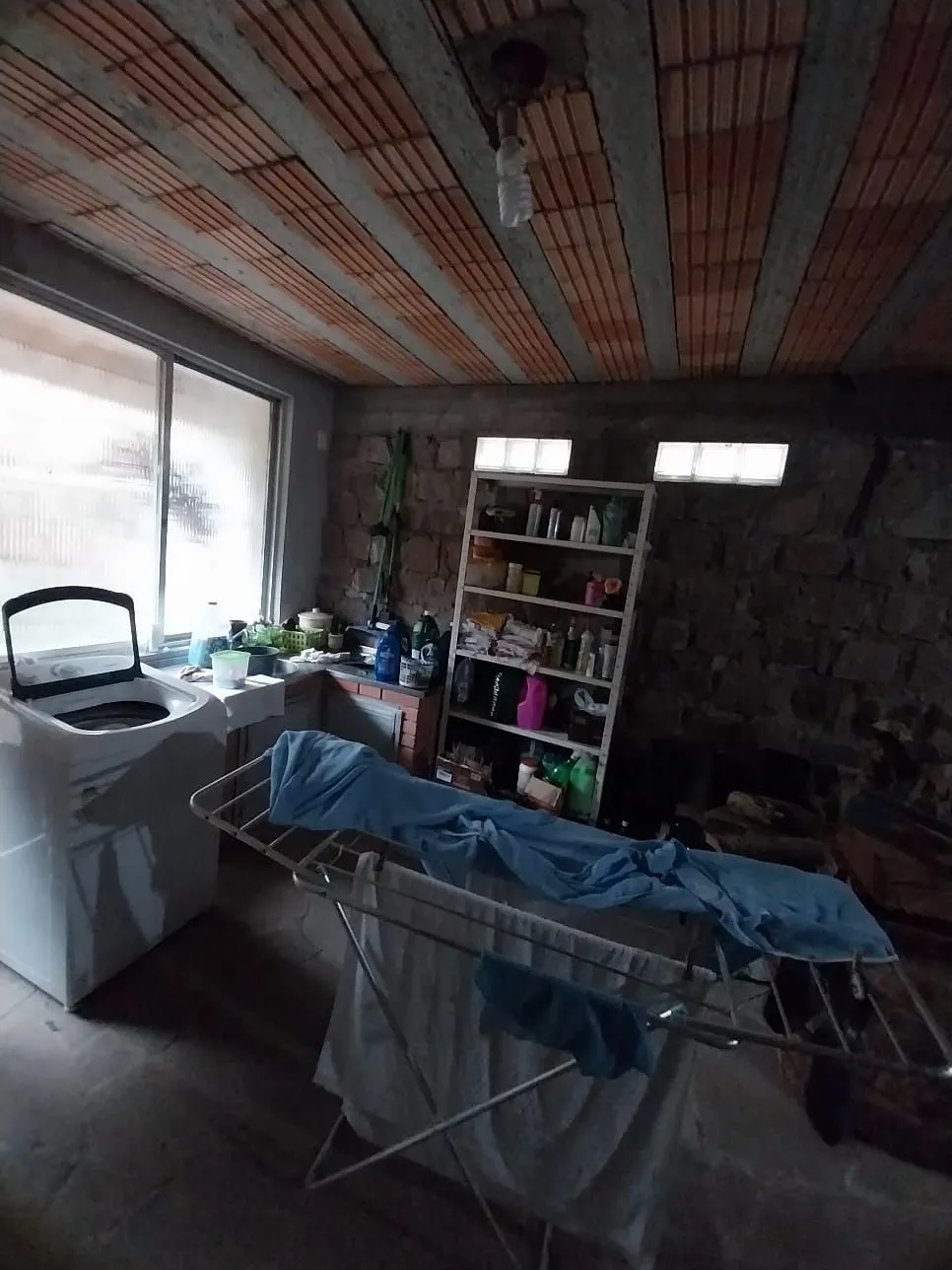 Imagem Casa ampla 5 D E 4 Banheiros, 2 vagas - Sta Tereza - Porto Alegre