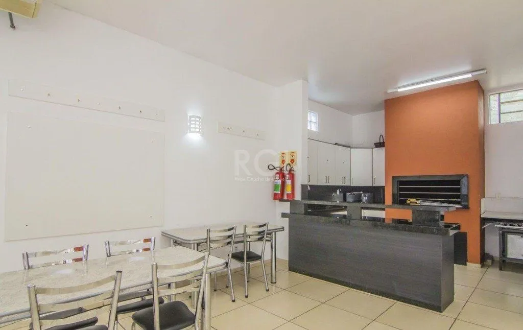 Imagem Casa em Condomínio, 131m², 2 dormitórios, 1 vaga no bairro Cavalhada