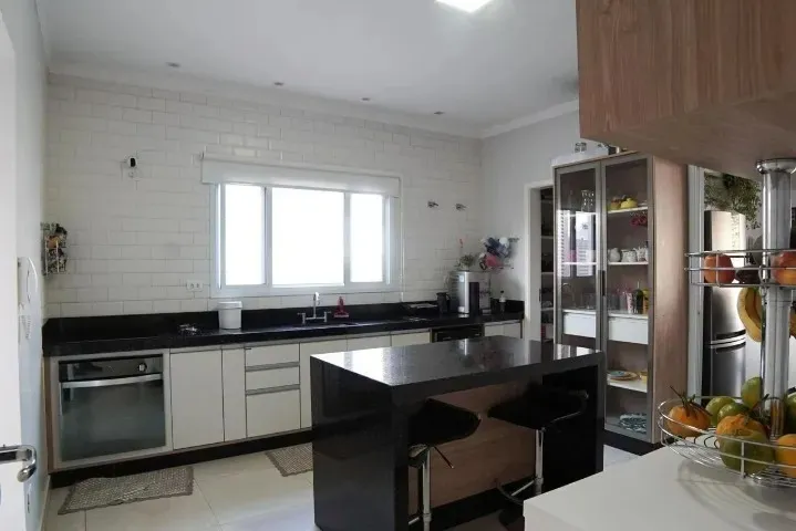 Imagem Casa de Alto Padrão à Venda no Condomínio Palmeiras Imperiais ? 3 Suítes, Piscina Aquecida e Área Gourmet