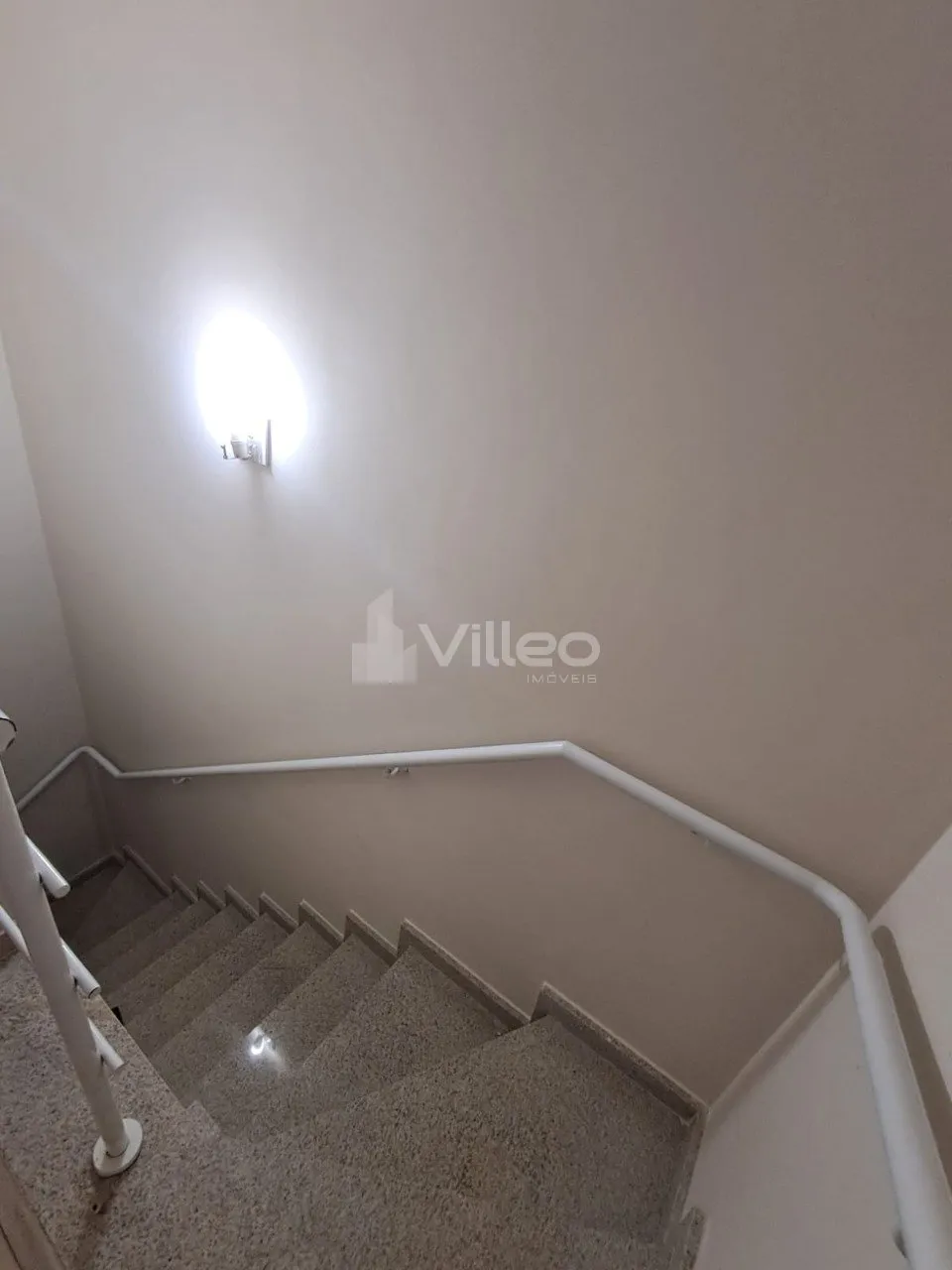 Imagem Apresentamos esta excelente casa em condomínio no Villagio di Lucca, localizado no Jardim São Clar...