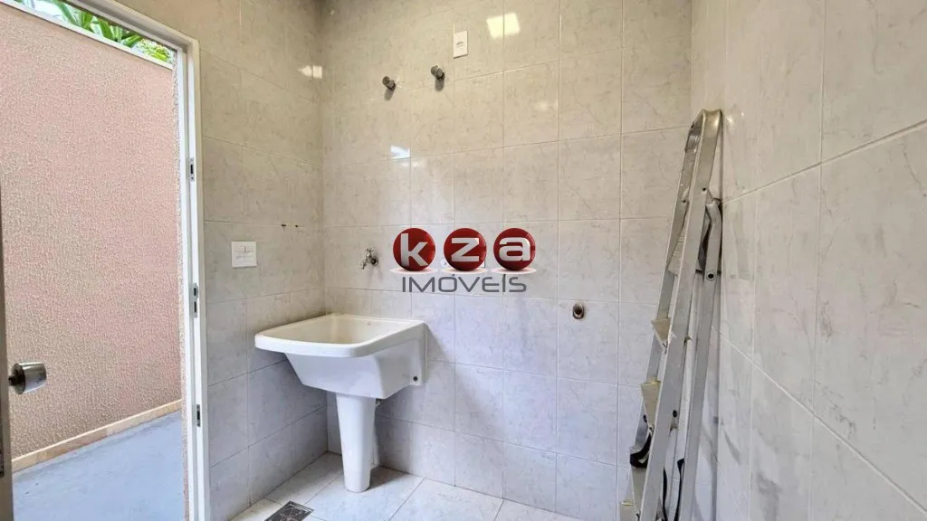 Imagem Oportunidade única: Casa à venda em Valinhos-SP, Jardim Santa Helena, 3 quartos, 1 suíte, 1 sala, 3 banheiros, 2 vagas de garagem, 172m².