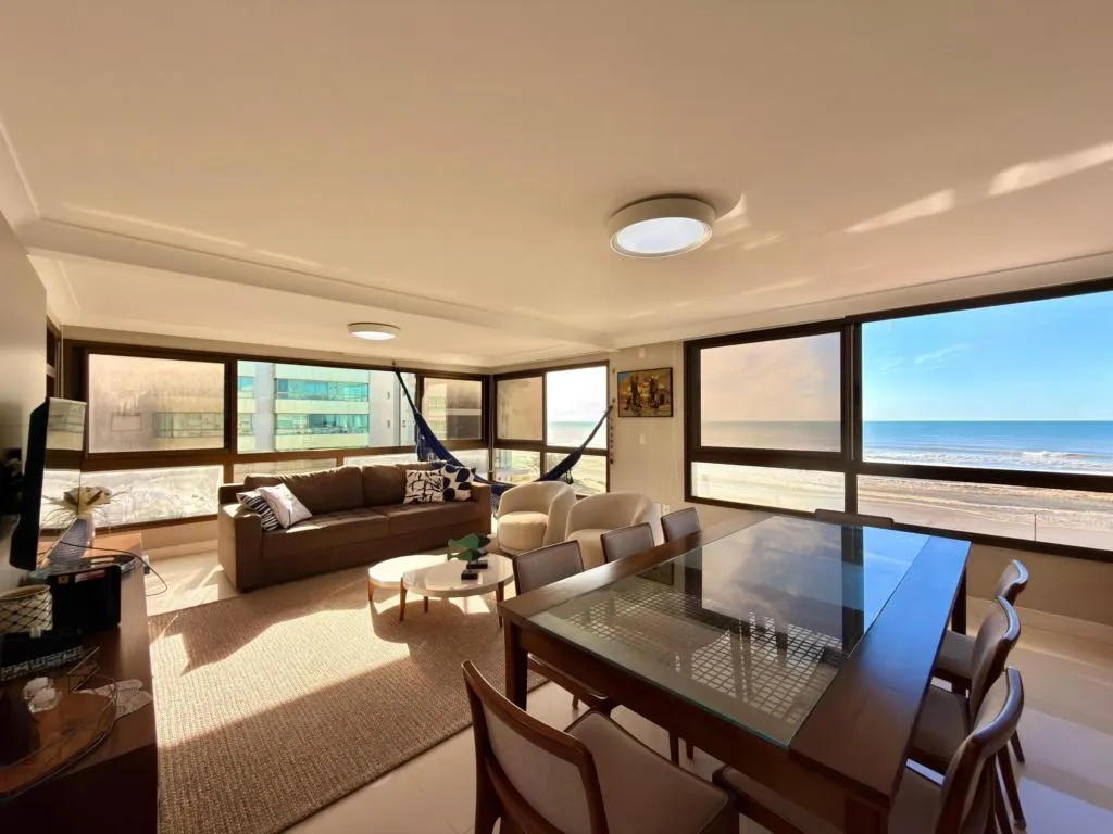 Imagem Apartamento 4Dormitórios dependência - Bairro Navegantes