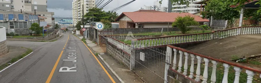 Imagem Terreno à venda com , 726,6m² em Barreiros São José