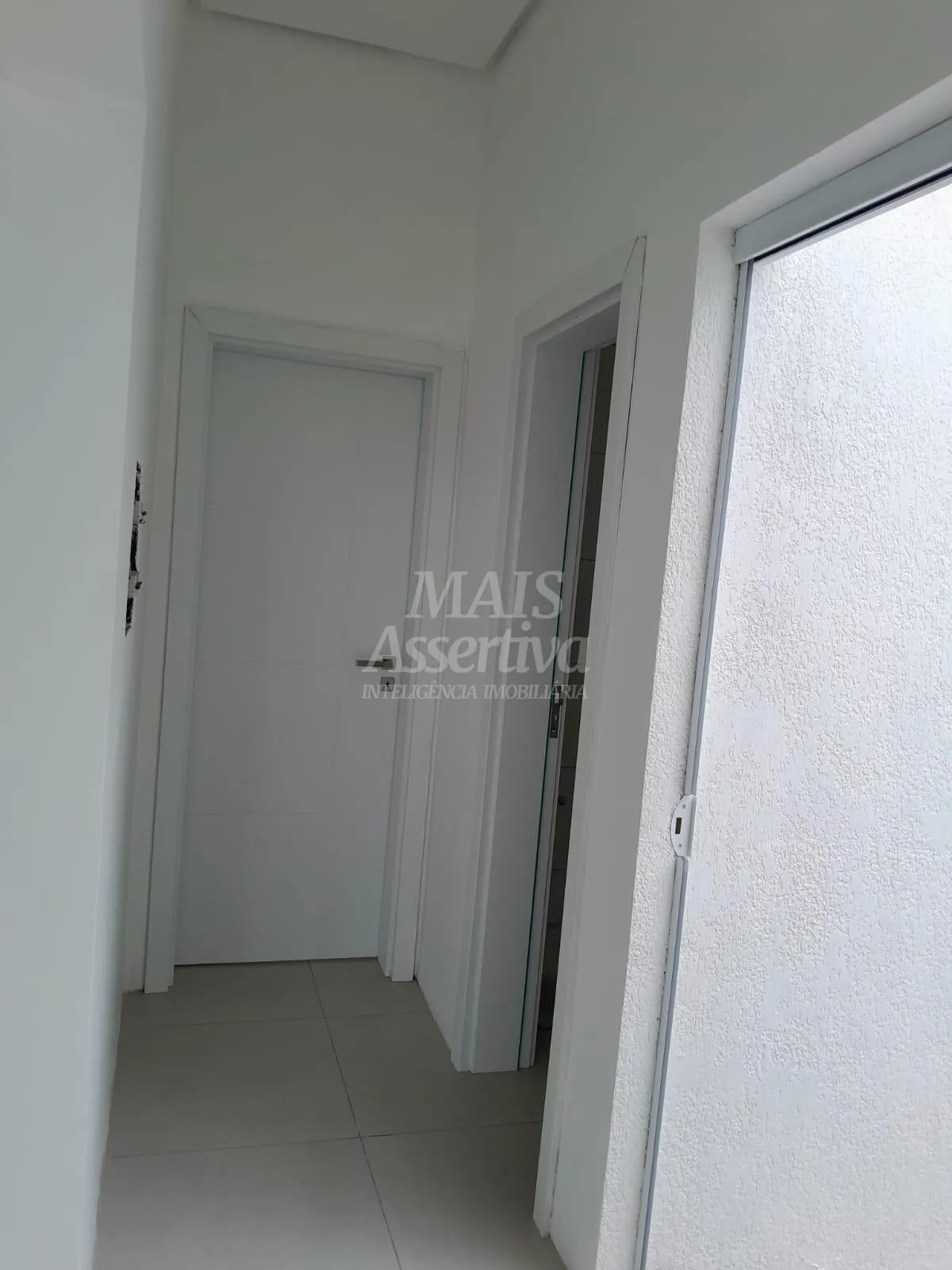 Imagem Excelente casa a venda localizada no centro de Tramandaí/RS - 2 dormitórios